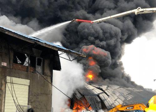 国产对讲机起火视频,揭秘安全隐患与应急处理措施