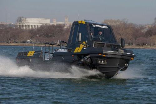 国产两栖车事故视频最新  第2张